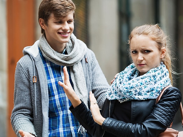 6. "Ты живешь неподалеку?"