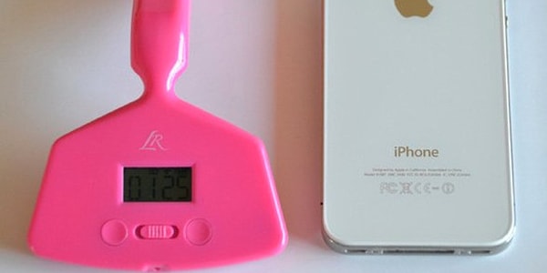 5. Заряжается это устройство от USB.