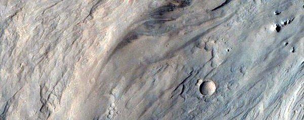 23. Alüvyonlu dairesel oluşumlar sayesinde bilim insanları Mars üzerinde bir zamanlar su olduğunu kanıtlayabiliyorlar.