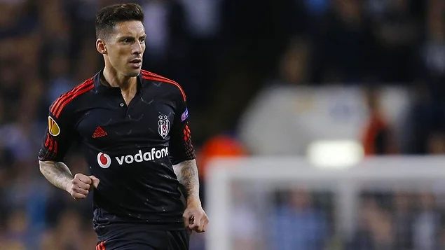 Beşiktaş, Jose Sosa'Nın Affedildiğini Açıkladı