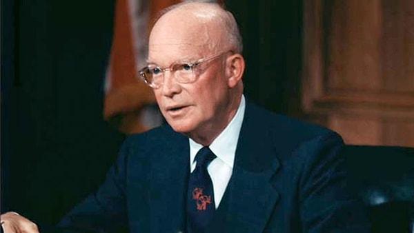 14. Dwight D. Eisenhower, ABD Başkanı