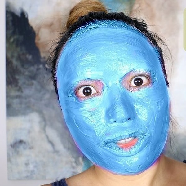 10. А как вам 100 слоев аквагрима от этой дамы?