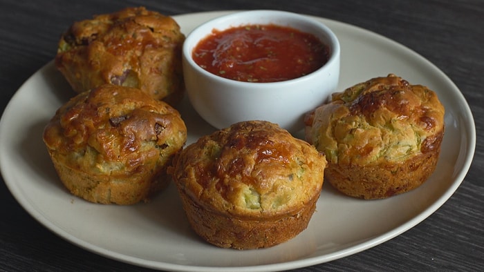 Kek Kalıbında Yapılan En Güzel Pizza: Muffin Pizza Nasıl Yapılır?