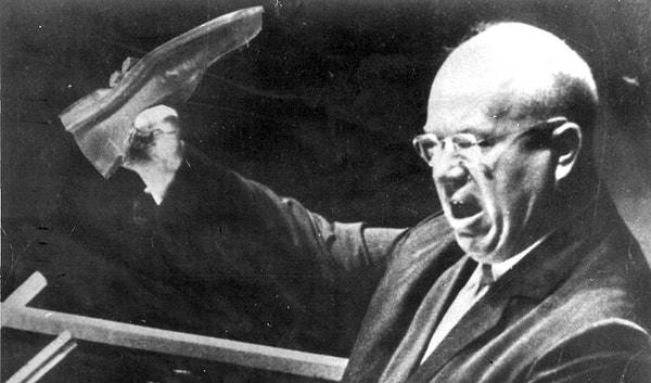 9. Nikita Kruşçev, Birleşmiş Milletler Genel Kurulu'nda yaptığı ayakkabısını kürsüye vurma çıkışını hangi ülkenin delegesine karşı yapmıştır?