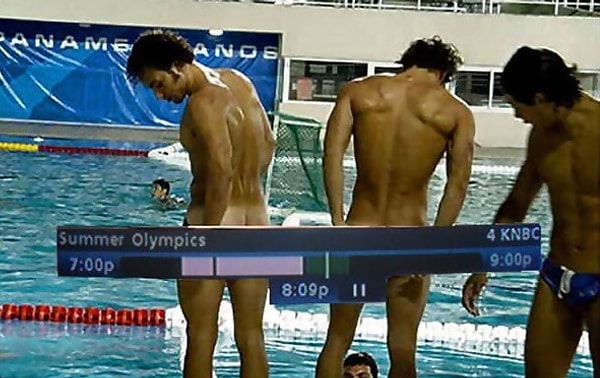 3. ...случайно включила канал с гей-порно?