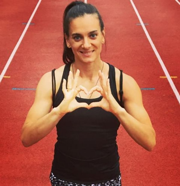 1. Как уже известно, знаменитая легкоатлетка Елена Исинбаева не смогла поехать в Рио-де-Жанейро, чтобы принять участие в Олимпиаде.