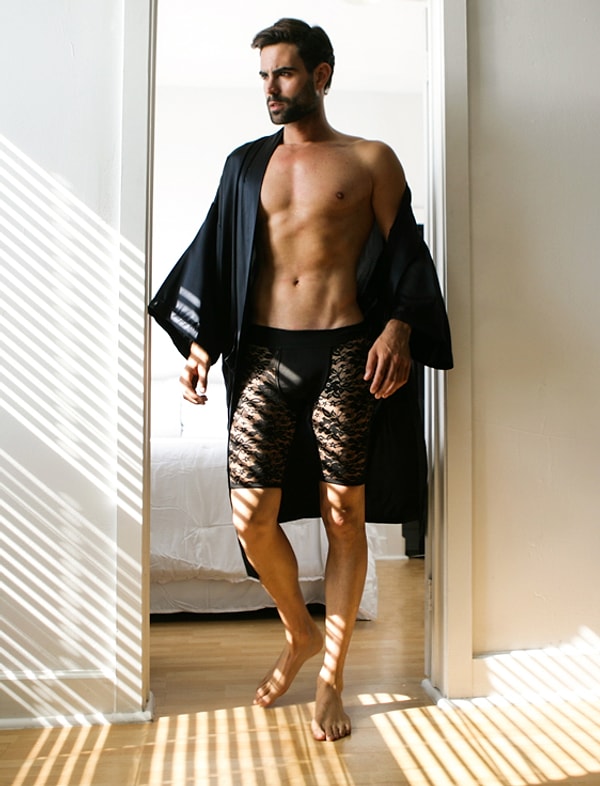 1. Компания Menagerié первой начала выпускать изящное нижнее белье для мужчин.