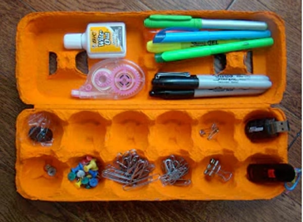 16. Отличный вариант для офиса: содержите свое рабочее место в порядке с таким органайзером из упаковки от яиц