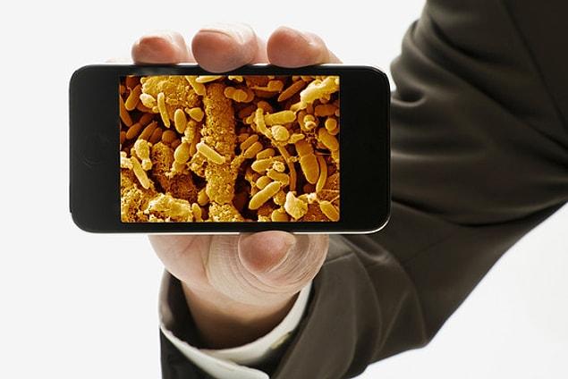 4. There are 18 times as much bacteria on your phones as in a toilet.