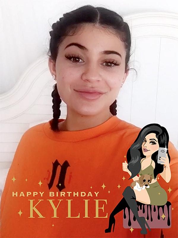 Snapchat ise en popüler kullanıcılarından Kylie'nin doğum gününe özel bir filtre yayınladı.
