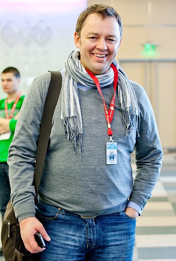 5. Предыдущего директора, Сергея Нетиевского, сместили с должности, обвинив в том, что зарабатывал он намного больше, чем сами артисты.