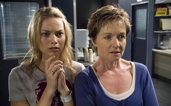 3. Дебютировала в детективном сериале "Отдел убийств" (2008).