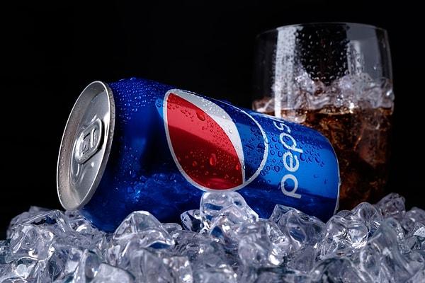 8. 1993 yılında Pepsi şirketi, Filipinler'de bir kampanya düzenlemiş ve şişenin kapağında 349 numarasını bulan kişiye 1 milyon peso vadetmiştir.
