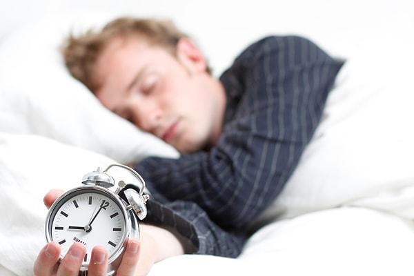 13. Dünya nüfusunun yalnızca %1-3'lük kısmı 6 saatin altında uykuyla yetinebilmekte ve fonksiyonel bir yaşam sürebilmektedir.