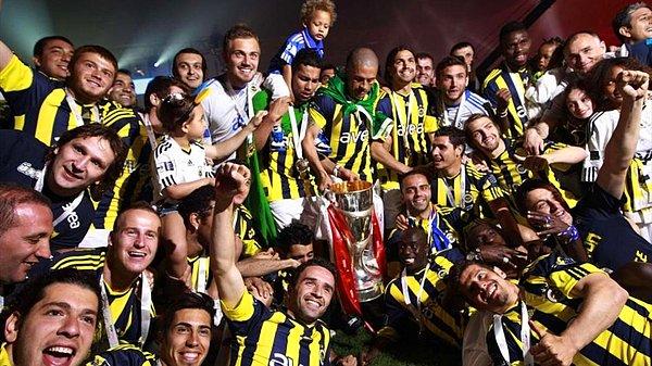 2010-11 sezonunda Fenerbahçe ve Trabzonspor 82 puanla ligi tamamlamış, averajla Fenerbahçe şampiyon olmuştu.