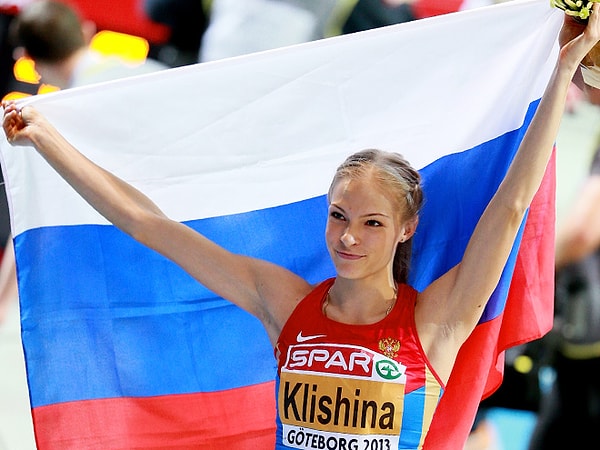 6. Напомним, что еще ранее пользователи соцсетей обрушились с критикой на легкоатлетку Дарью Клишину после того, как она поблагодарила IAAF за допуск на Игры в Рио.