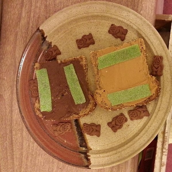 12. Честно говоря, я никак не пойму, чего этот чудак хотел добиться