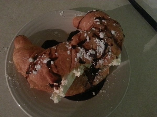 14. Интересно, в каком регионе Франции круассаны подают с сыром и соевым соусом?