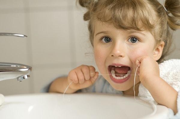 Ülkenin diş üzerine iki temel otoritesi sayılan Amerikan Diş Birliği ve Amerikan Periodontoloji Akademisi, diş ipi kullanımını teşvik ediyor.