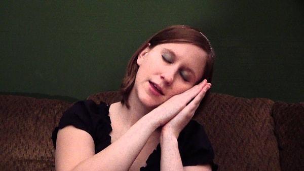 3. Bazı işitme engelli insanların, uykularında işaret dili kullandıkları gözlemlenmiştir.