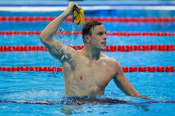 4. Erkekler 100m serbestte Avustralyalı yüzücü Kyle Chalmers şampiyon oluyor.