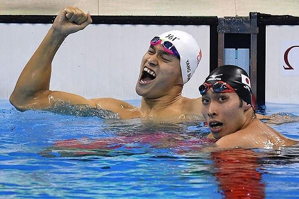 18. Erkekler 200m serbest finalinde Çin, Yang Sun'la altının sahibi oluyor.
