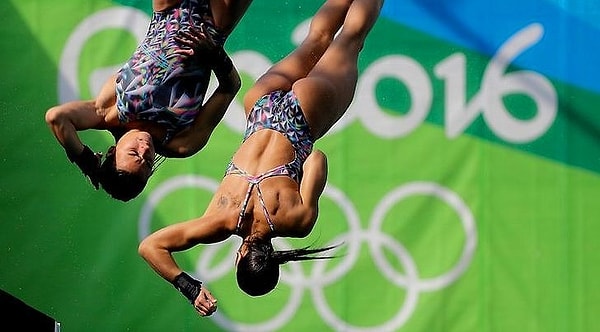 7. Из-за разлада девушки набрали всего 280,98 балла в синхронных прыжках с десятиметровой вышки и заняли последнее место.