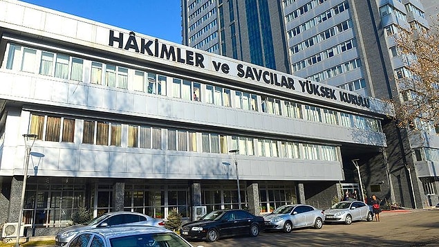 HSYK, Öksüz'ü serbest bırakan hakimleri açığa aldı