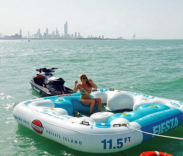 Так как будущий богатый муж, который будет возить её по всему свету, пока еще не нашелся.