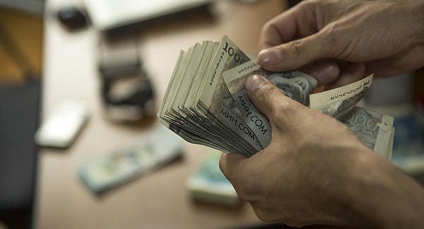 5. Старайтесь одновременно расплачиваться с долгами и копить деньги