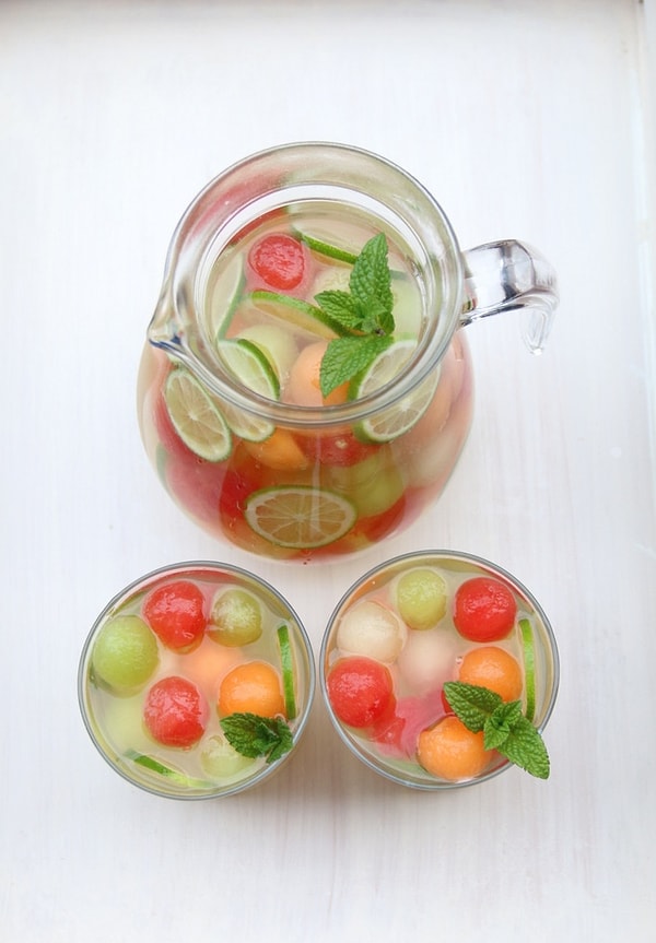 5. Аналогичным образом добавьте полстакана (можно меньше) сока.