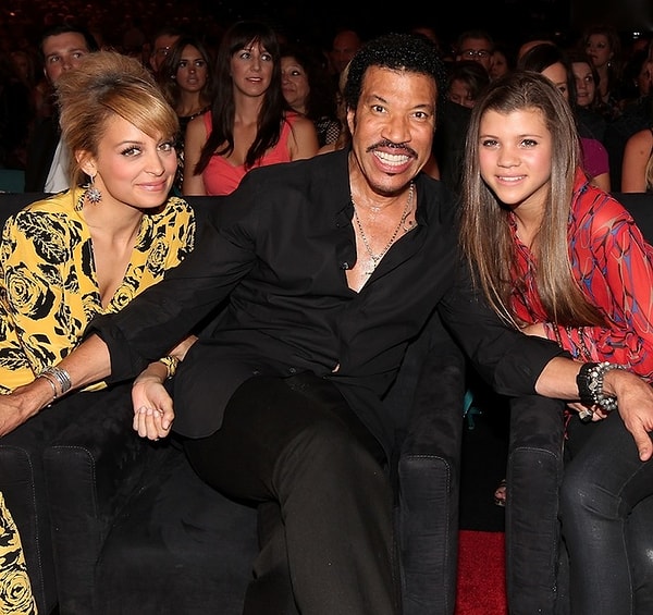 17-летняя дочь Лайонела Ричи и сестра Николь Ричи!