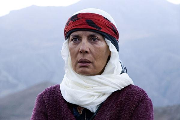 13. Taksim'e kamyonla giden kadın - Şerif Sezer