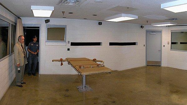 27. ABD'in Teksas eyaletinde idam mahkumları, son yemeklerini seçme hakkına sahip değildir.
