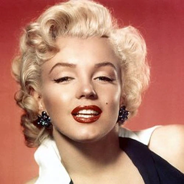 Marilyn Monroe da 1940'lı yıllarda verdiği çıplak pozlarla defalarca kez erkek dergilerini süslemişti.