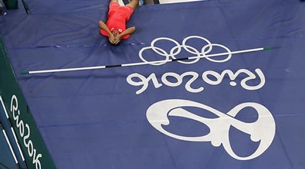 6. Бедный Хироки! Какую, должно быть, боль он испытал от случившегося и от последовавшего за этим поражения.