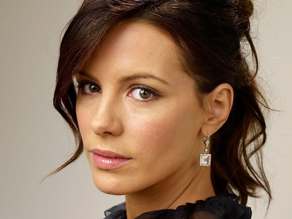 3. Кэйт Бекинсэйл - 132