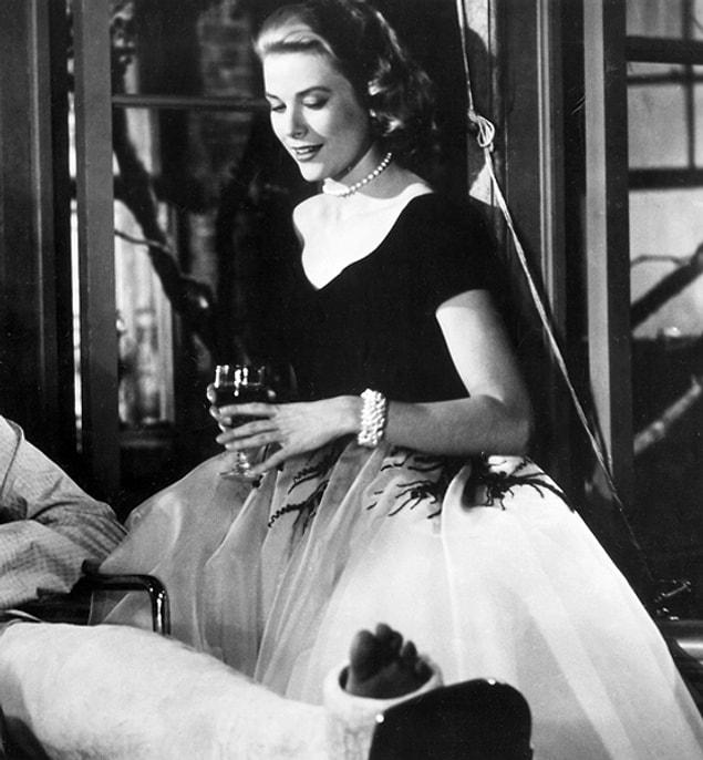 7. Grace Kelly's signature dress in Rear Window (1954)