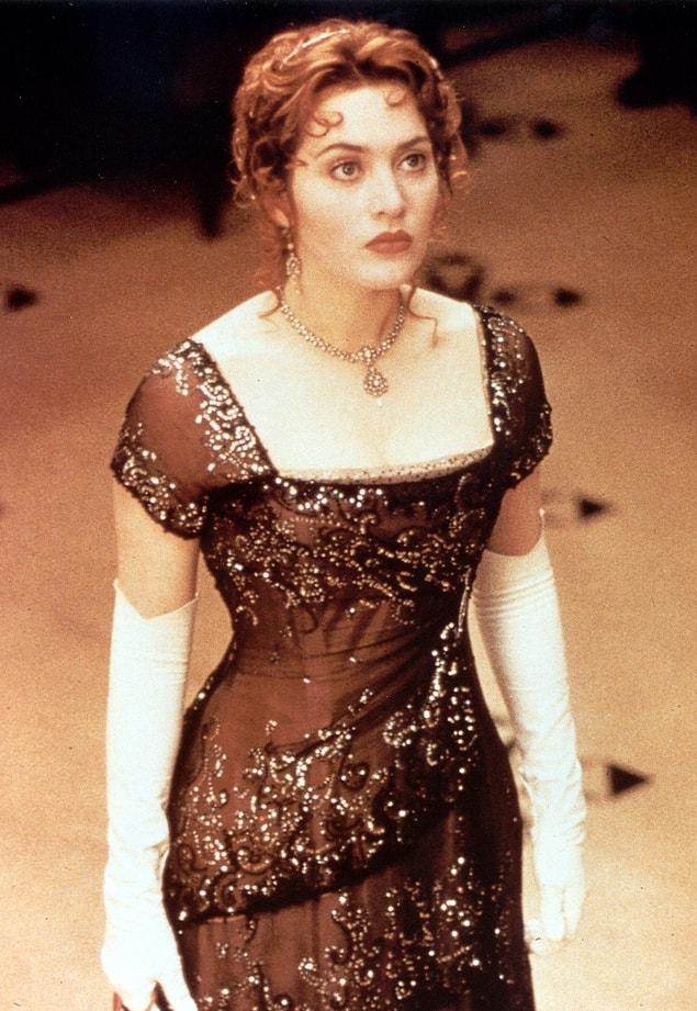 10. This mind blowing dress Kate Winslet wore, which later became a symbol of Titanic (1997)