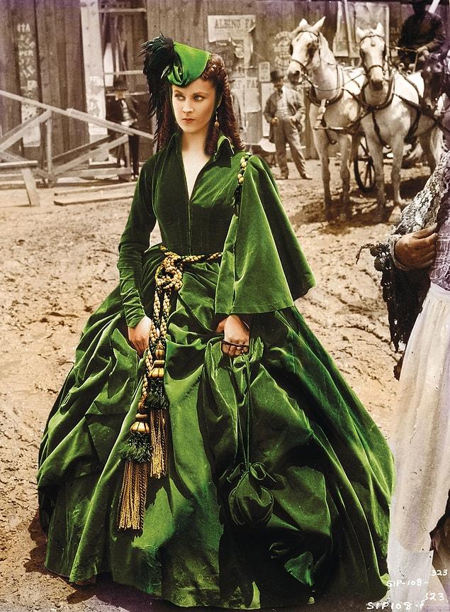 11. This gorgeous emerald dress Vivien Leigh carried in Gone With The Wind (1939)