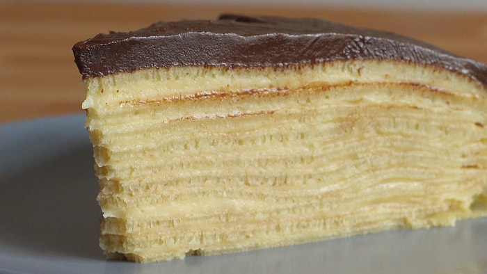 Kat Kat Lezzet: Çikolatalı Krep Pastası Nasıl Yapılır?