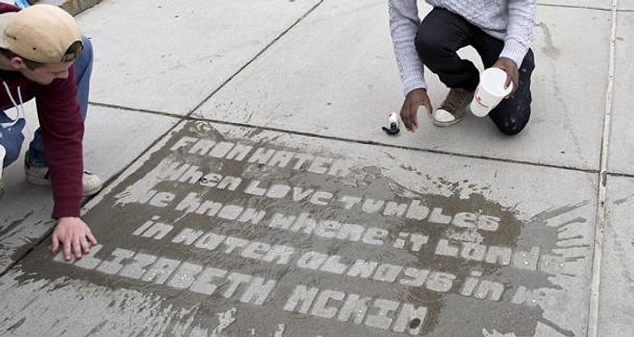 Şiir Yağmurda: Tarihin En Romantik Projesine Bayılacaksınız!