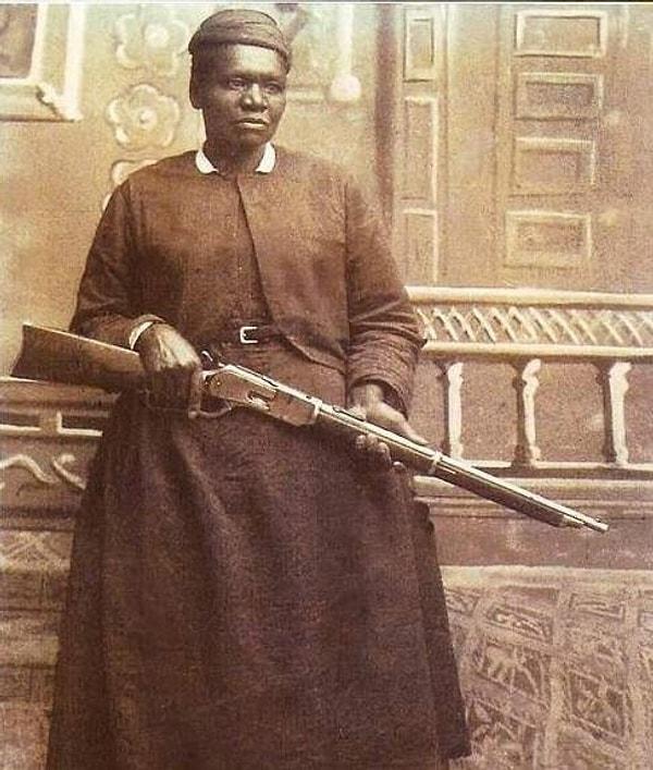 6. Zamanın en riskli işlerden biri olan posta taşımacılığında istihdam edilen İlk Afro-Amerikalı kadın Mary Fields, 1895.