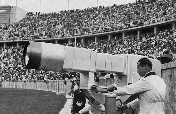 8. Berlin Olimpiyatları'ndan bir TV kamerası, 1936.