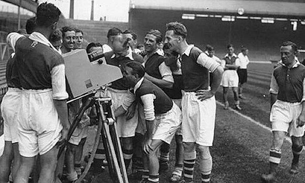 12. Televizyonda yayını yapılan ilk canlı futbol maçı, Londra 1937