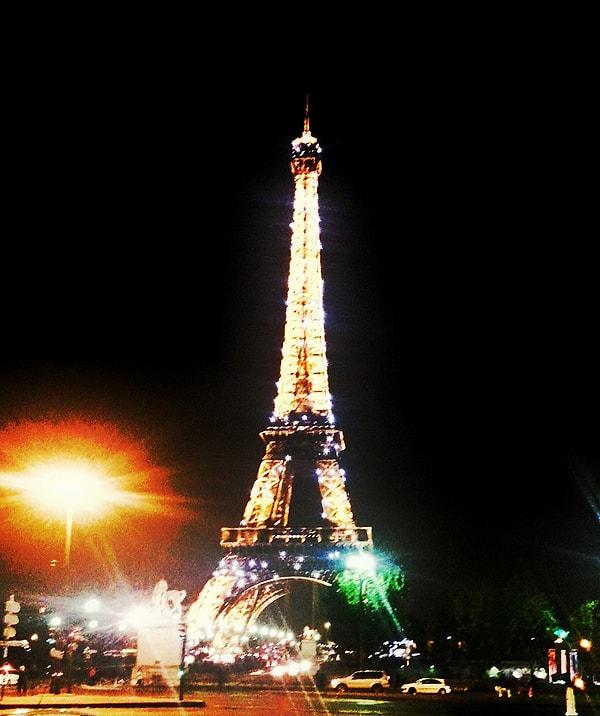 10. Gece Olunca Eiffel