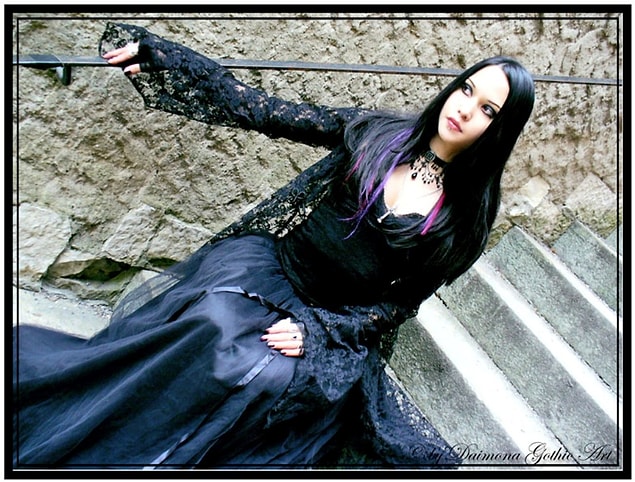 7. Mutlaka bir fotoğrafçıyla gotik konseptli bir çekim yapmak.