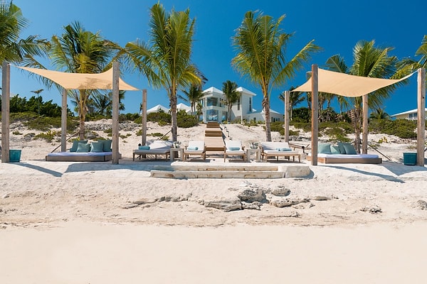 6. Ребята остановились в чудесном доме.