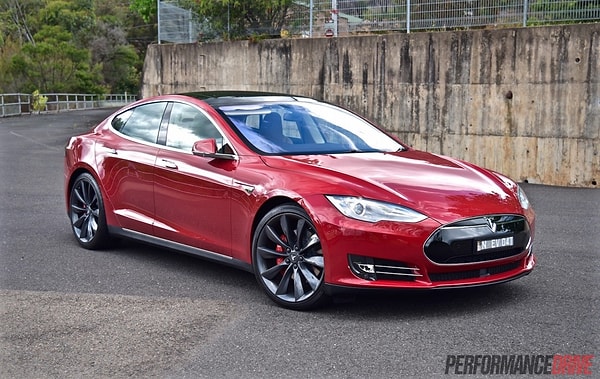 9. Для сравнения: у Tesla Model S P90D 532 лошадиные силы, она может разгоняться с нуля до 96 километров в час за 2,8 секунды и оснащена батареями на 90 киловатт-часов.