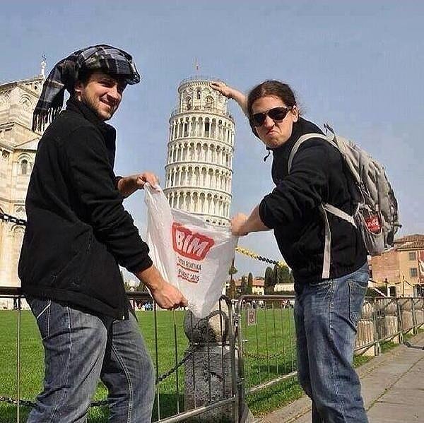 16. Скорее прячьте её в пакет и бегите!